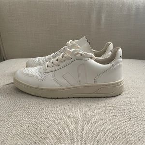 Veja V-10 All White